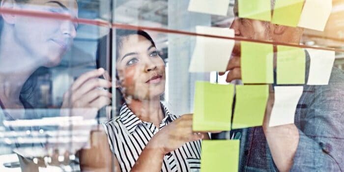 Boken "Culture Shock", skriven av Jim Clifton och Jim Harter, ger oss en djupgående titt på de omvälvningar som pågår och hur vi kan anpassa oss till dem.