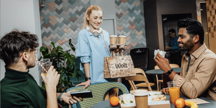 gratis mat lockar tillbaka till kontoret