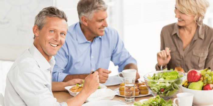 Obligatoriska luncher för chefer: Ett recept för framgångsrik företagskultur?