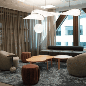 EY går mot strömmen – ökar kontorsyta och fortsätter satsa på hybridarbete