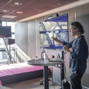 LInus Ingemarsson på Mötesbaren på Solvalla i Maj 2025